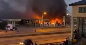 МЧС: число погибших при взрыве на АЗС в Махачкале возросло до 9