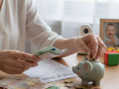 Астраханцам подробно объяснили, кому теперь труднее оформить пособие